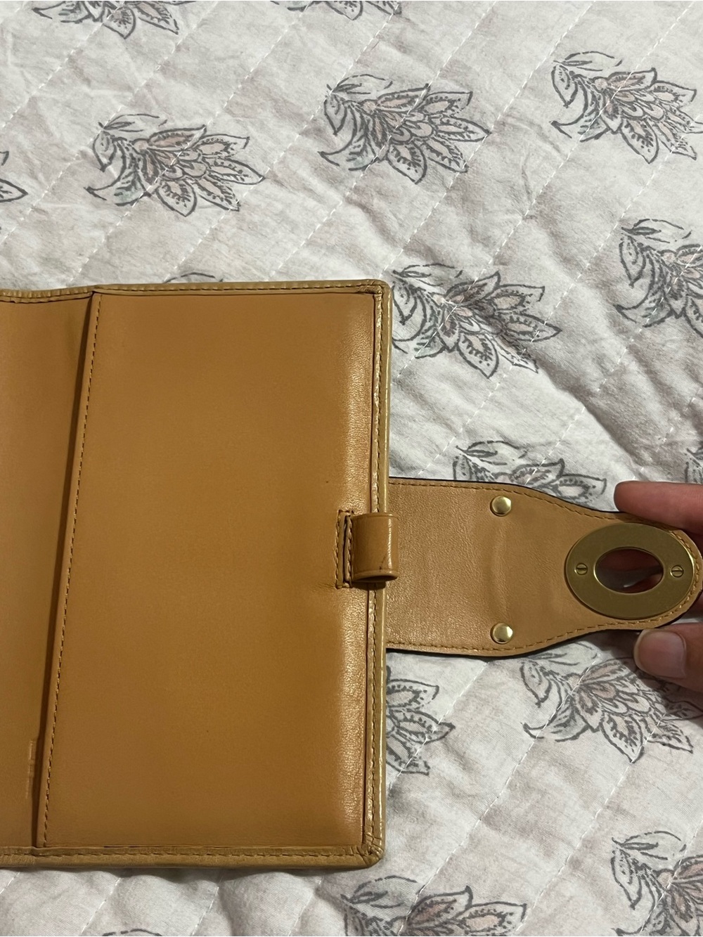 Coach Beige Leather Legacy Turnlock Agenda - Picture 4 of 9